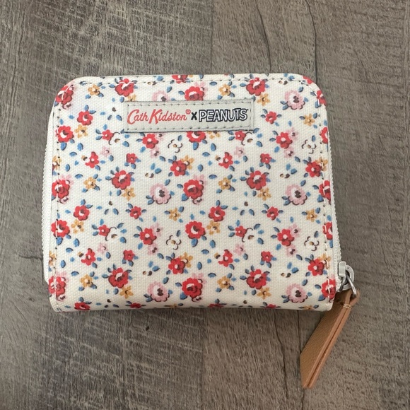NWOT Cath Kidston x Peanuts Floral Zip Wallet - Picture 2 of 7
